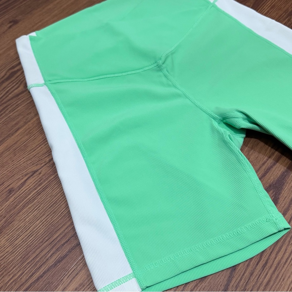 Wilo the label L Green and White Athletic Bike Shorts - Picture 3 of 8